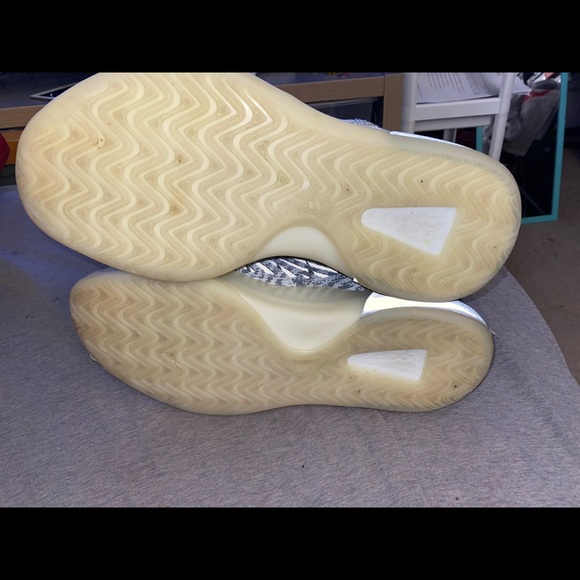 adidas yeezy quantum - Picture 5 of 7